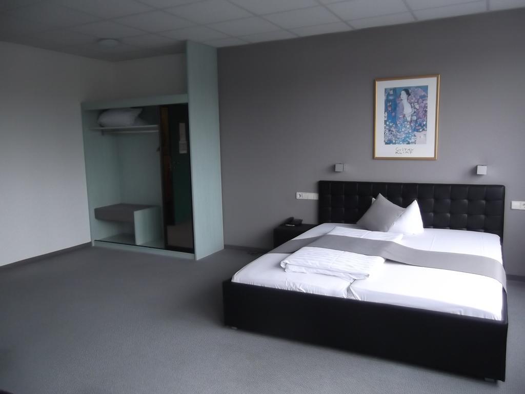 Businesshotel & Appartements Stuttgart-Vaihingen Exterior photo